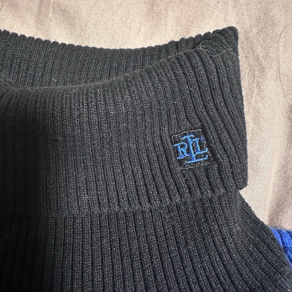 Gorgeous Ralph Lauren Colorblock Turtleneck - Picture 2 of 3